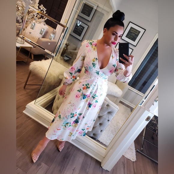 L'ATISTE Dresses & Skirts - L’ATISTE Watercolor Floral Dress